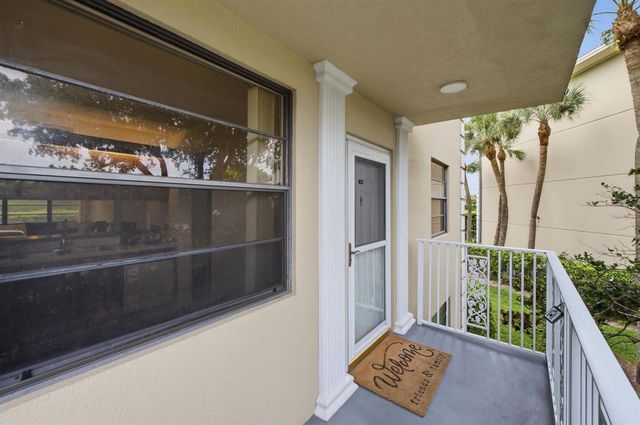 3515 VILLAGE Boulevard 206, West Palm Beach, FL 33409