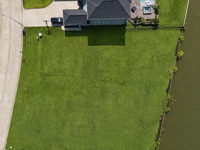 18821 Aquatic Drive, Houston, TX 77346