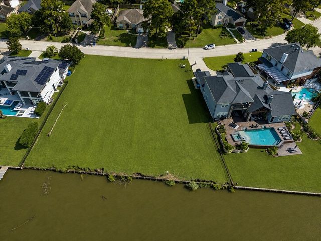 18821 Aquatic Drive, Houston, TX 77346