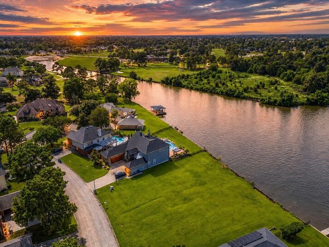18821 Aquatic Drive, Houston, TX 77346