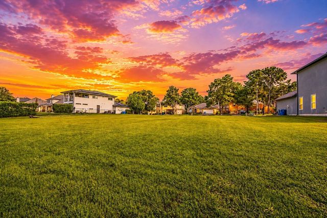 18821 Aquatic Drive, Houston, TX 77346