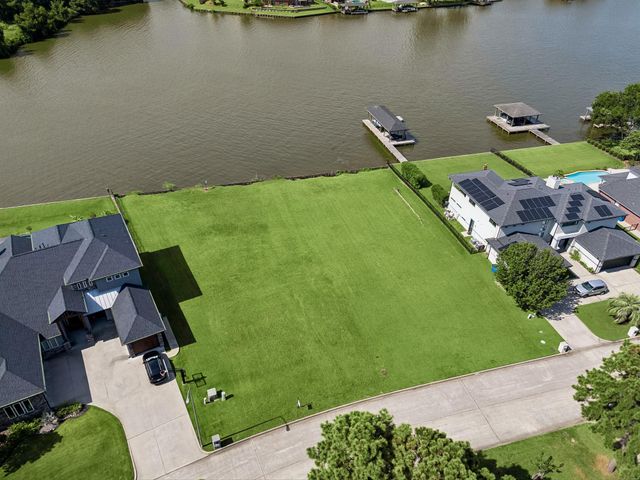 18821 Aquatic Drive, Houston, TX 77346