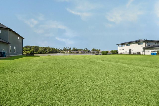 18821 Aquatic Drive, Houston, TX 77346