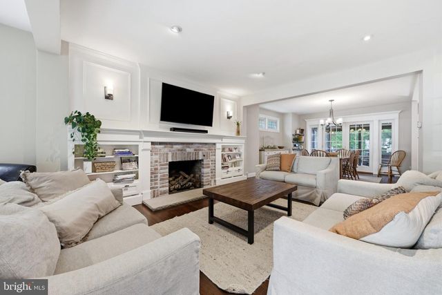 104 7TH ST, Riverton, NJ 08077