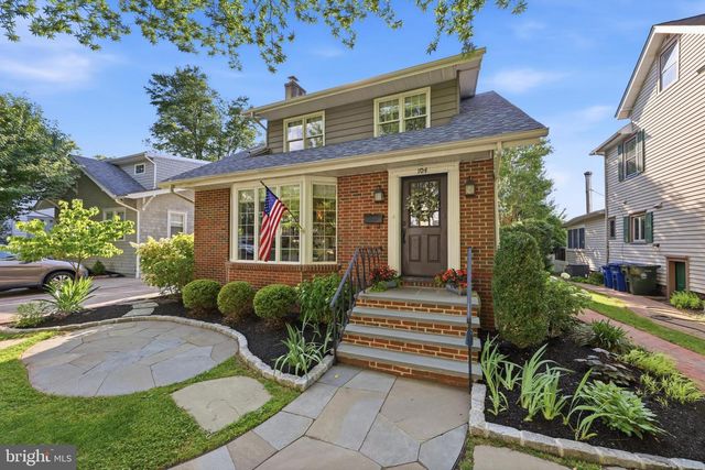 104 7TH ST, Riverton, NJ 08077