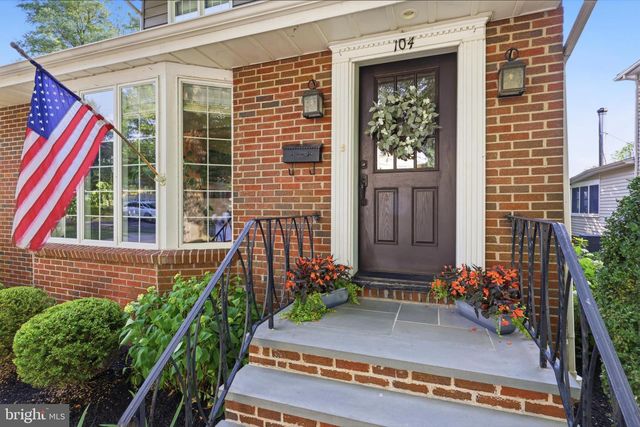 104 7TH ST, Riverton, NJ 08077