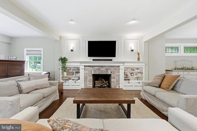 104 7TH ST, Riverton, NJ 08077