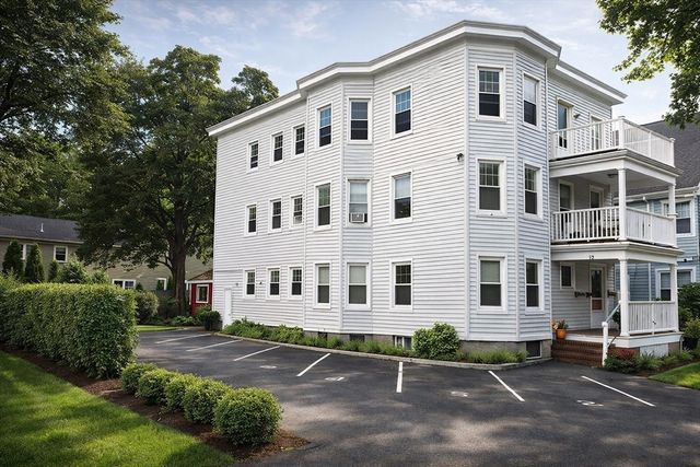12 Gordon Terrace 1, Newton, MA 02458