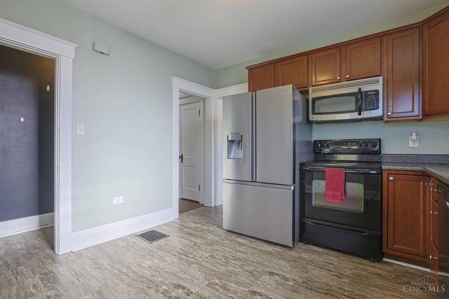 15 Bonham Road, Wyoming, OH 45215