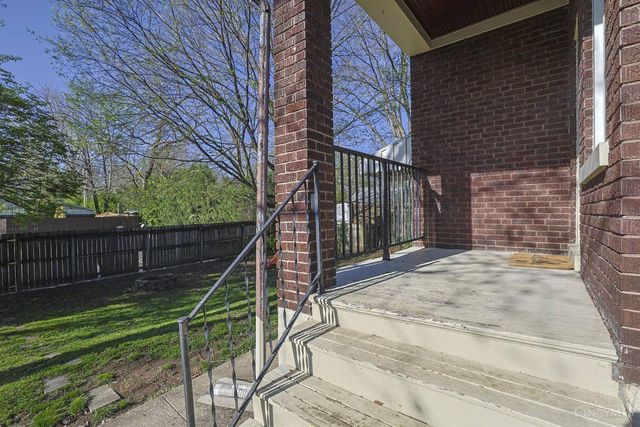 15 Bonham Road, Wyoming, OH 45215