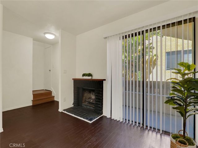 18954 Sherman Way 9, Reseda, CA 91335
