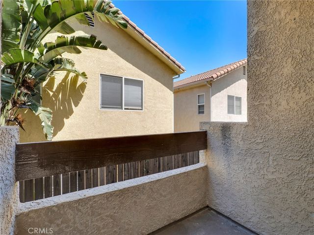 18954 Sherman Way 9, Reseda, CA 91335