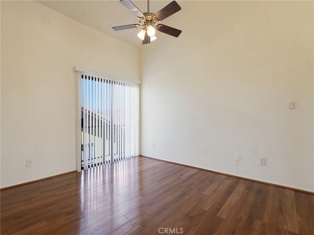 18954 Sherman Way 9, Reseda, CA 91335