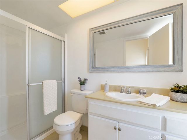 18954 Sherman Way 9, Reseda, CA 91335