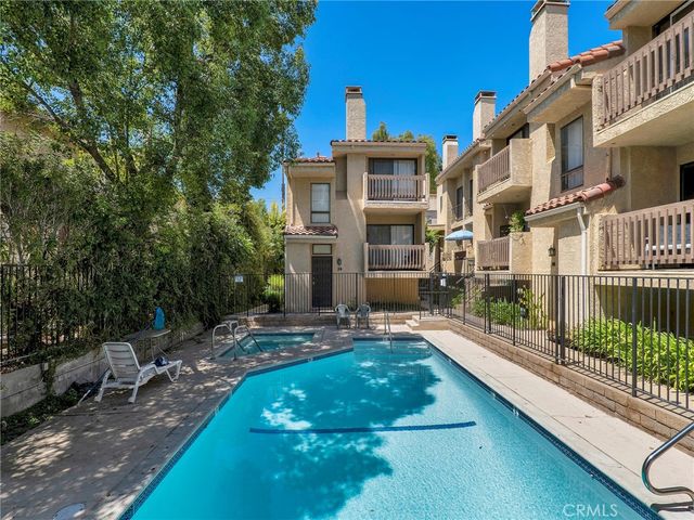 18954 Sherman Way 9, Reseda, CA 91335