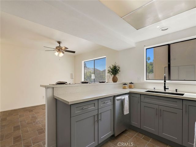 18954 Sherman Way 9, Reseda, CA 91335