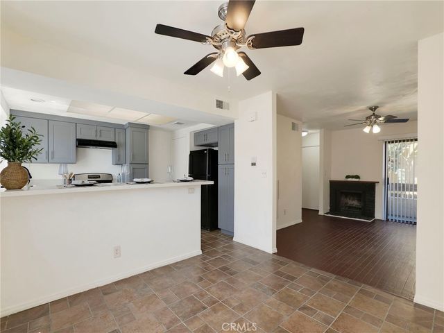 18954 Sherman Way 9, Reseda, CA 91335