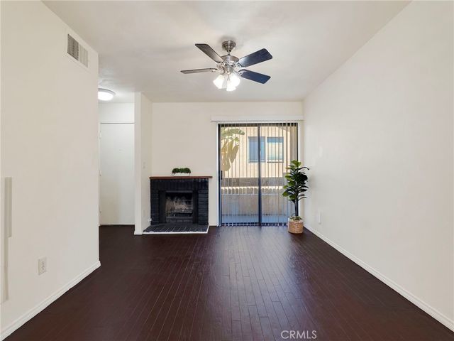 18954 Sherman Way 9, Reseda, CA 91335