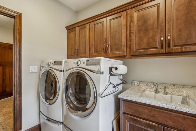 16103 Hickory Lane, Urbandale, IA 50323