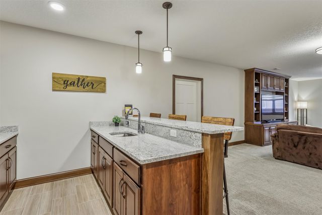 16103 Hickory Lane, Urbandale, IA 50323