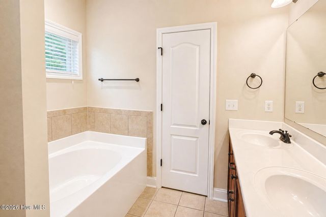 417 Harlequin Court, Sneads Ferry, NC 28460