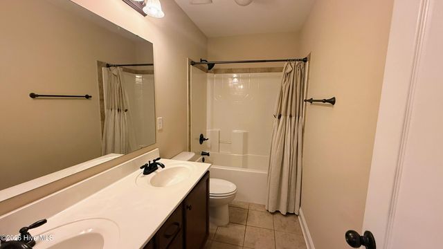 417 Harlequin Court, Sneads Ferry, NC 28460