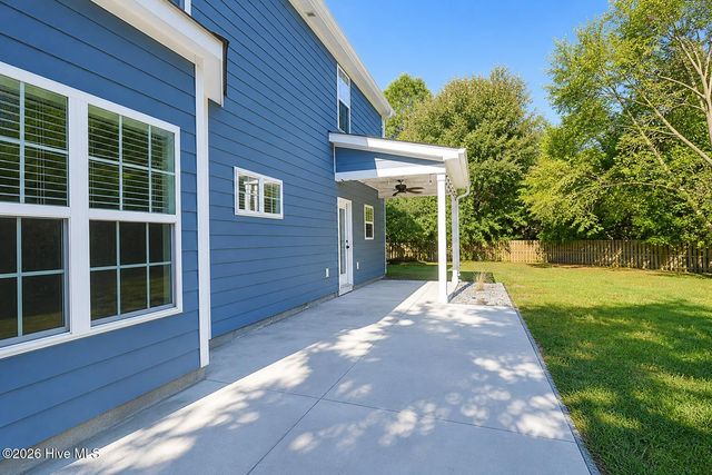 417 Harlequin Court, Sneads Ferry, NC 28460
