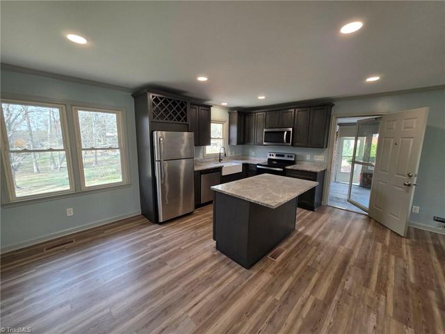 5285 E Holly Grove Road, Thomasville, NC 27360