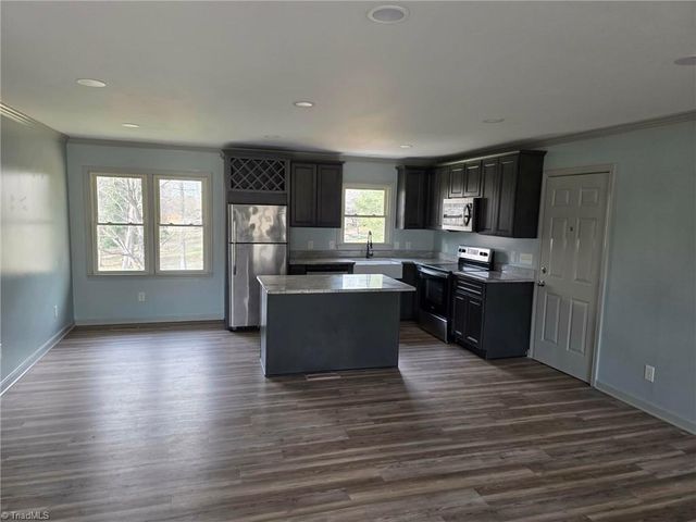 5285 E Holly Grove Road, Thomasville, NC 27360