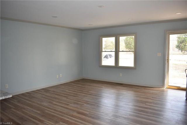 5285 E Holly Grove Road, Thomasville, NC 27360