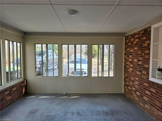 5285 E Holly Grove Road, Thomasville, NC 27360