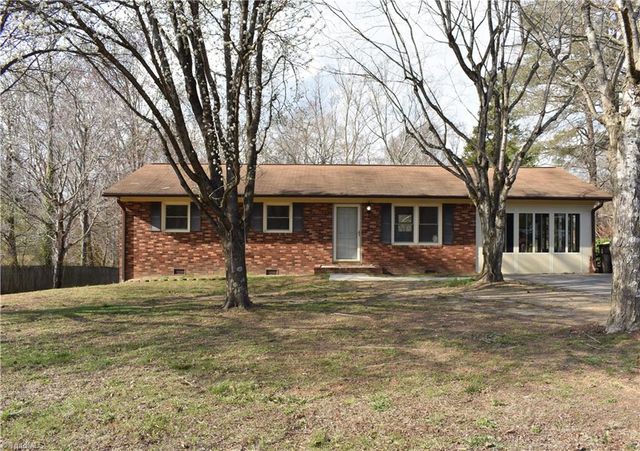 5285 E Holly Grove Road, Thomasville, NC 27360