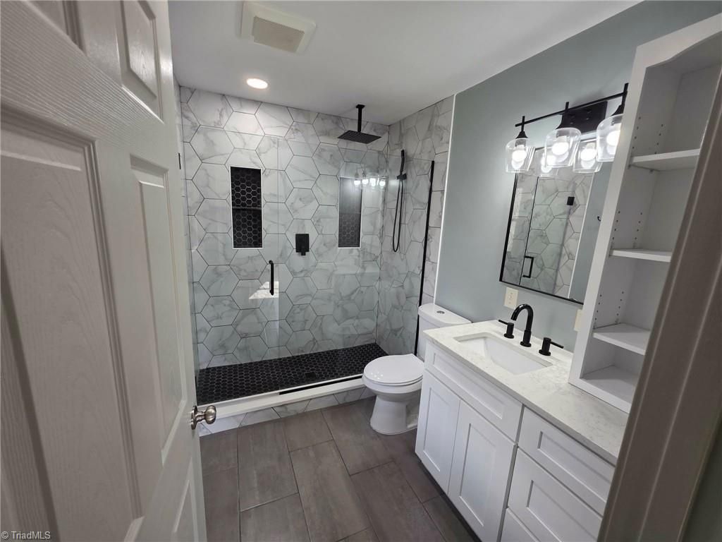 5285 E Holly Grove Road, Thomasville, NC 27360