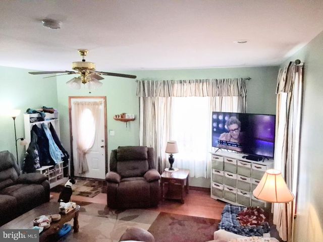 144 PENNSYLVANIA AVE, Schuylkill Haven, PA 17972