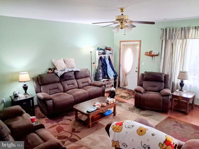 144 PENNSYLVANIA AVE, Schuylkill Haven, PA 17972