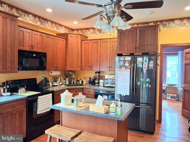 144 PENNSYLVANIA AVE, Schuylkill Haven, PA 17972