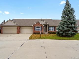 5716 Victory Circle, Sterling Heights, MI 48310