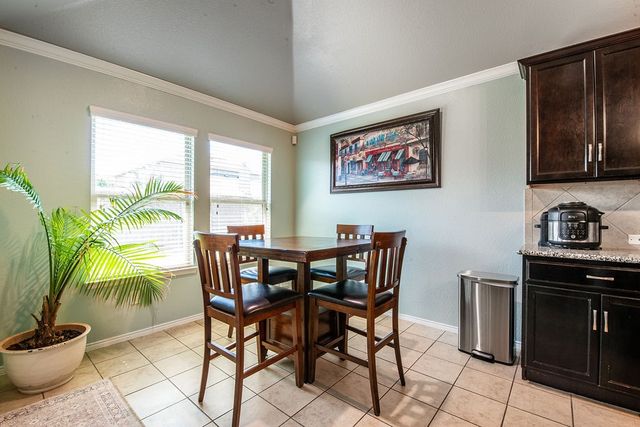 822 Graham Drive, Burleson, TX 76028