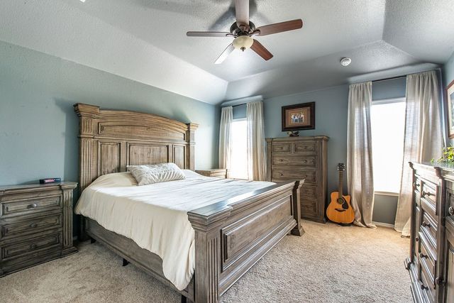 822 Graham Drive, Burleson, TX 76028