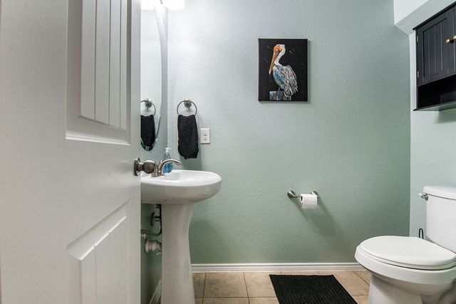 822 Graham Drive, Burleson, TX 76028