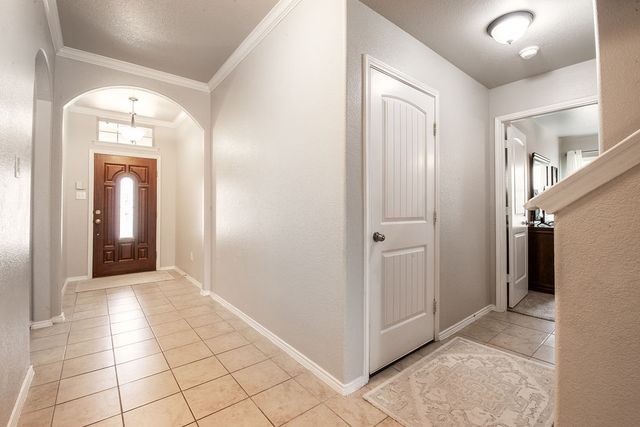 822 Graham Drive, Burleson, TX 76028