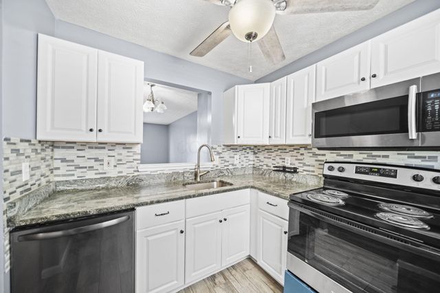 217 Macandrews Way, 61C, Blacklick, OH 43004