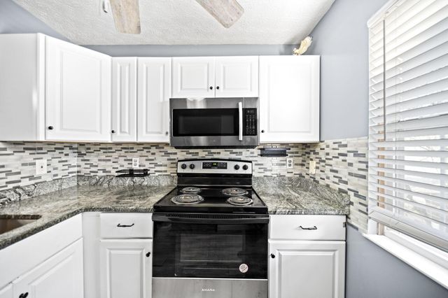 217 Macandrews Way, 61C, Blacklick, OH 43004