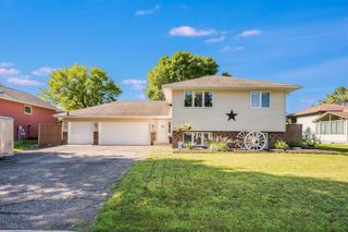 1735 Orchid Drive N, North Mankato, MN 56003