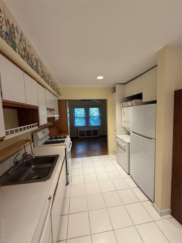 63 Franklin Avenue, Glen Cove, NY 11542