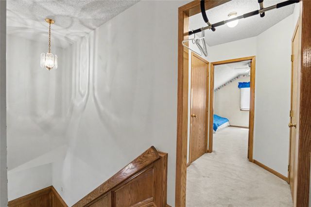 900 Prairie View Drive, West Des Moines, IA 50266