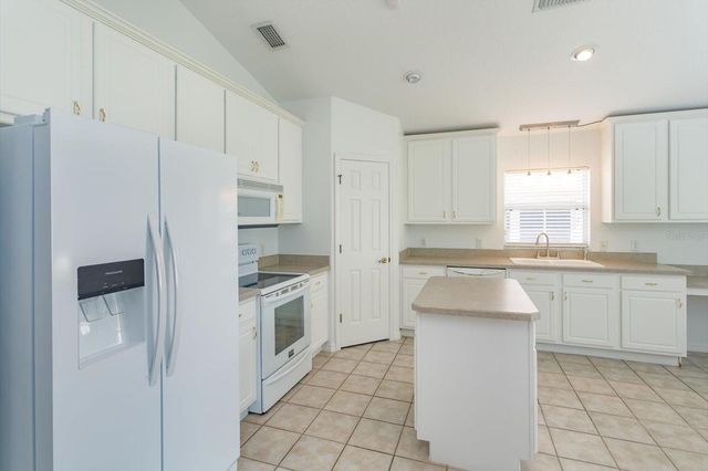 931 VINDALE ROAD, Tavares, FL 32778