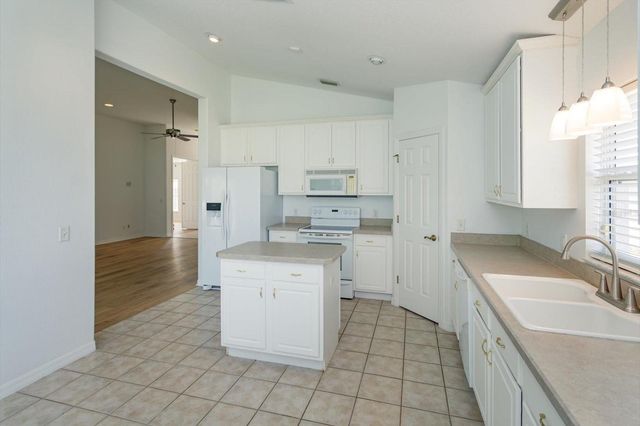 931 VINDALE ROAD, Tavares, FL 32778
