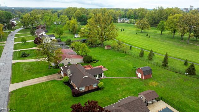 2251 Pine Ridge Drive, Wickliffe, OH 44092