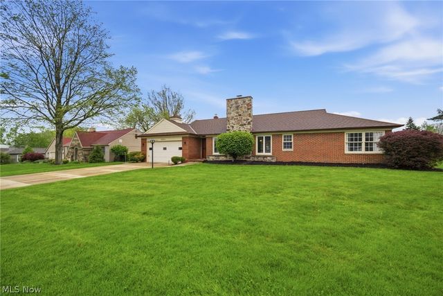 2251 Pine Ridge Drive, Wickliffe, OH 44092